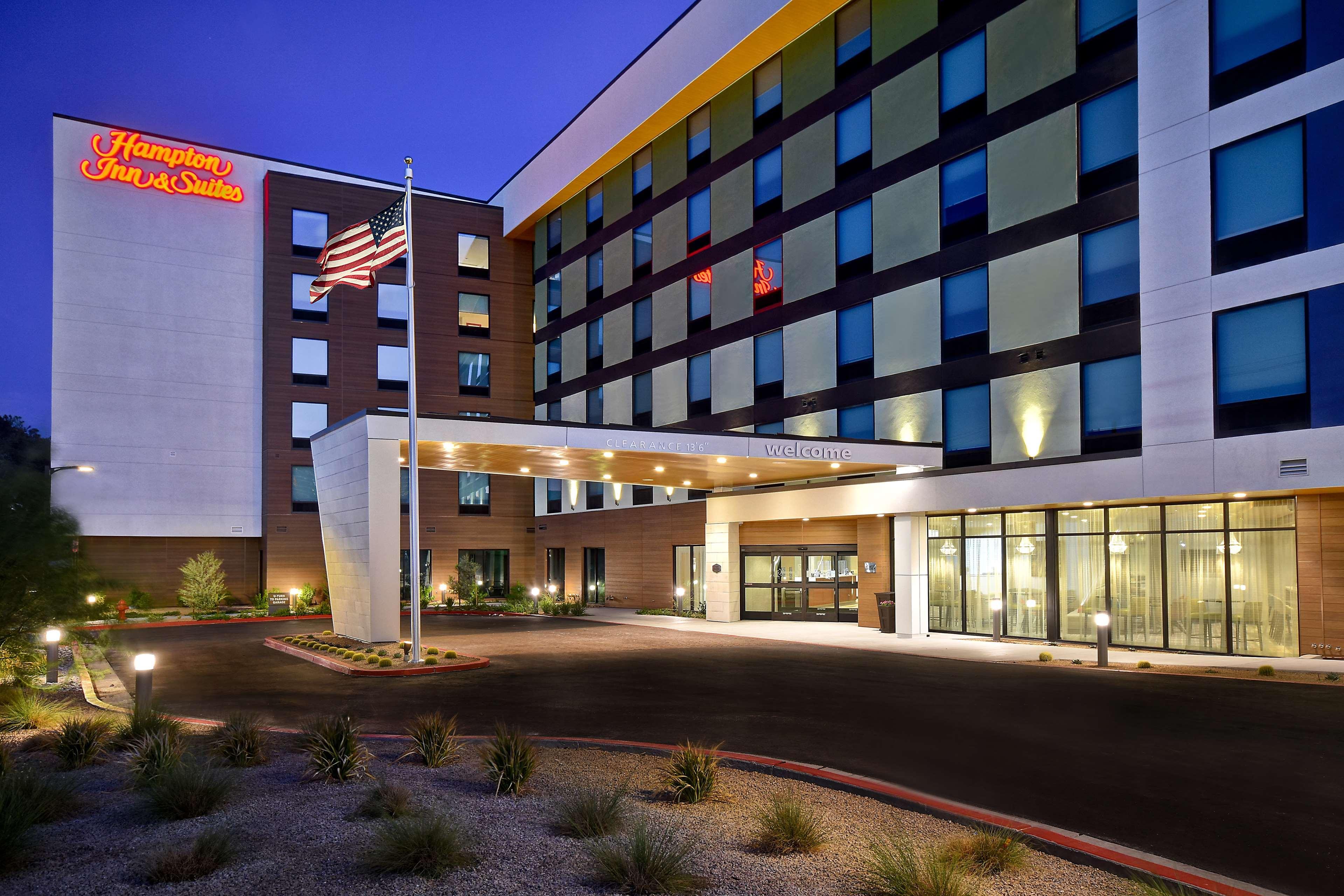 Home2 Suites By Hilton Las Vegas Convention Center - No Resort Fee Экстерьер фото