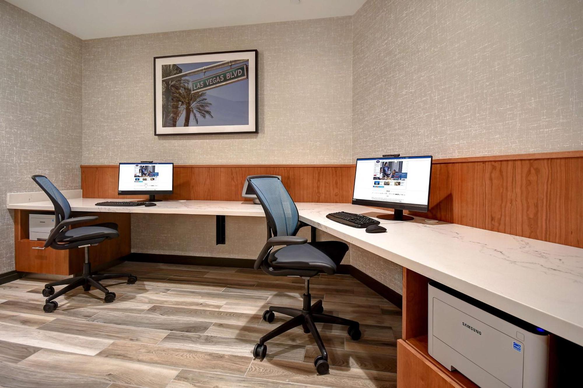Home2 Suites By Hilton Las Vegas Convention Center - No Resort Fee Экстерьер фото