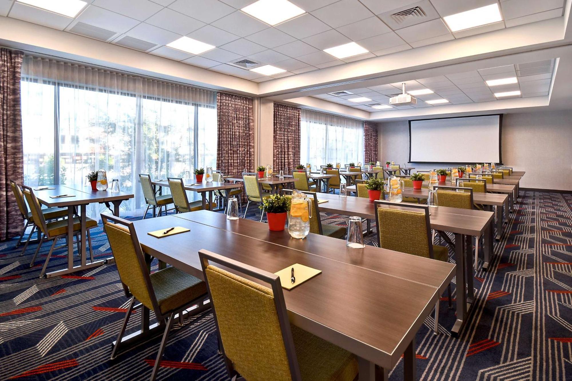 Home2 Suites By Hilton Las Vegas Convention Center - No Resort Fee Экстерьер фото