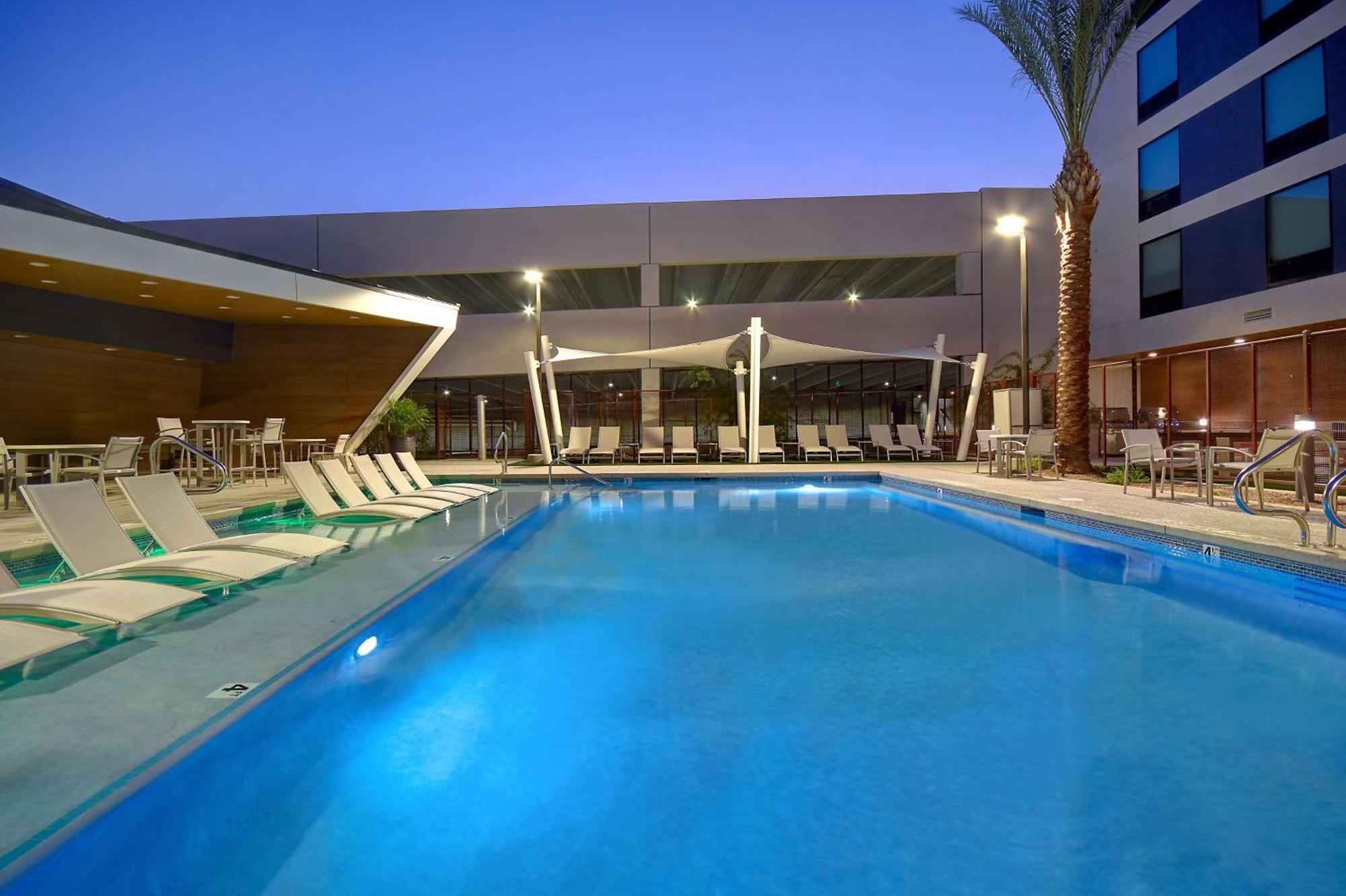 Home2 Suites By Hilton Las Vegas Convention Center - No Resort Fee Экстерьер фото