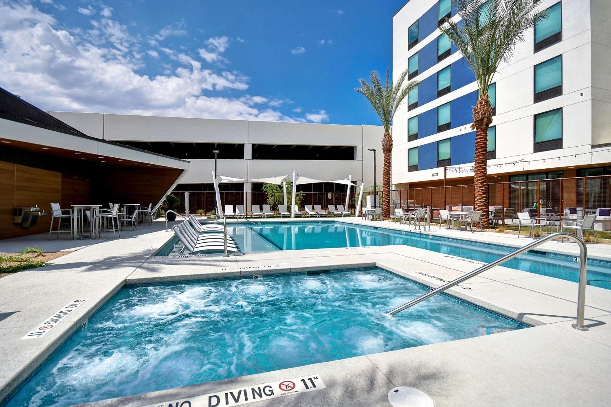 Home2 Suites By Hilton Las Vegas Convention Center - No Resort Fee Экстерьер фото