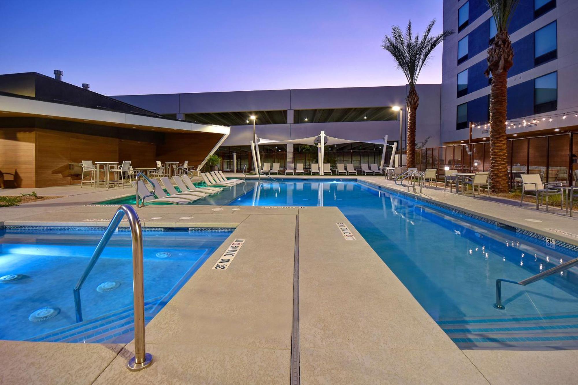 Home2 Suites By Hilton Las Vegas Convention Center - No Resort Fee Экстерьер фото